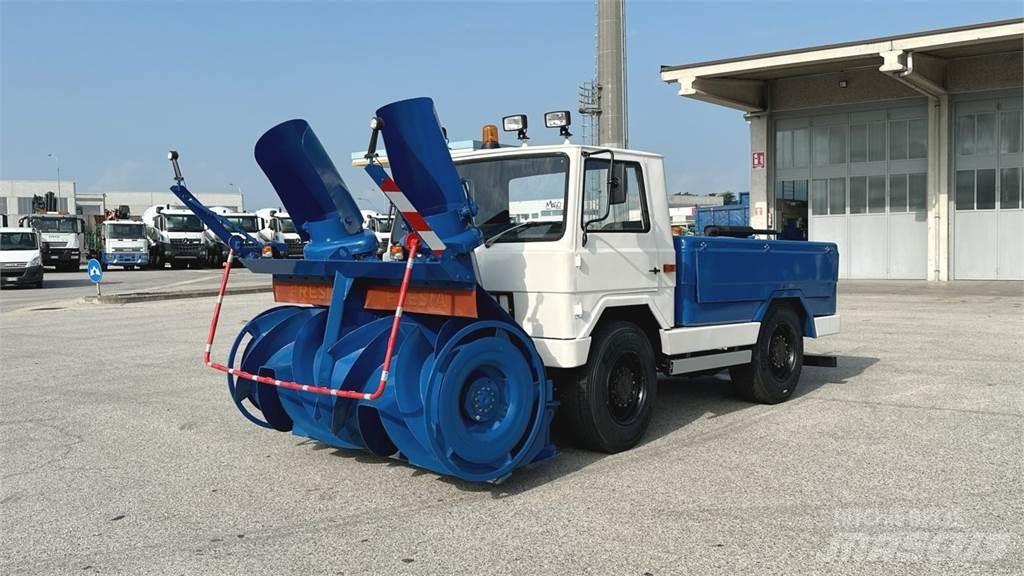  Fresia F60 4X4 Láminas y cuñas quitanieves