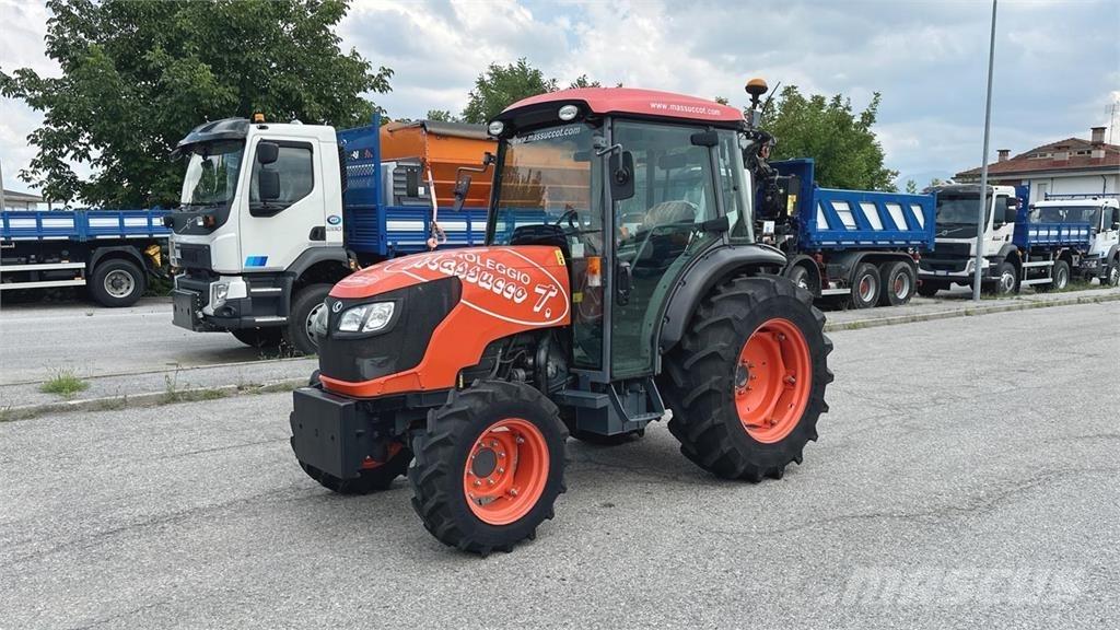 Kubota M8540N 4X4 Láminas y cuñas quitanieves