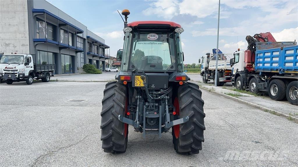 Kubota M8540N 4X4 Láminas y cuñas quitanieves