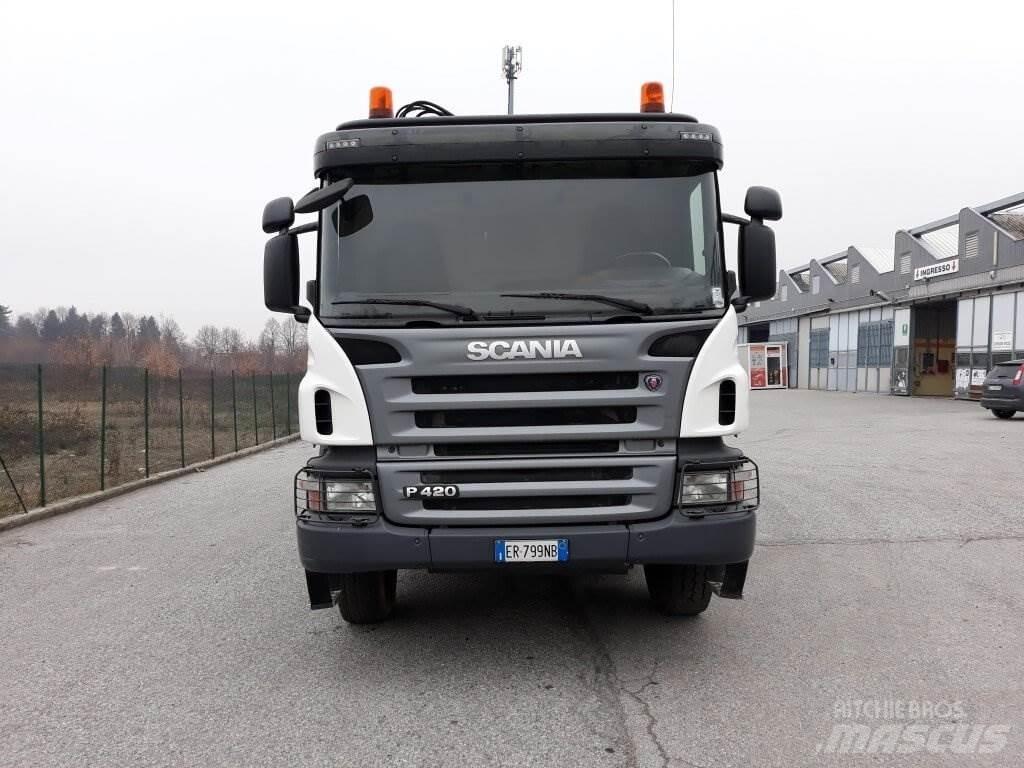 Scania P420 8X4 Otros camiones