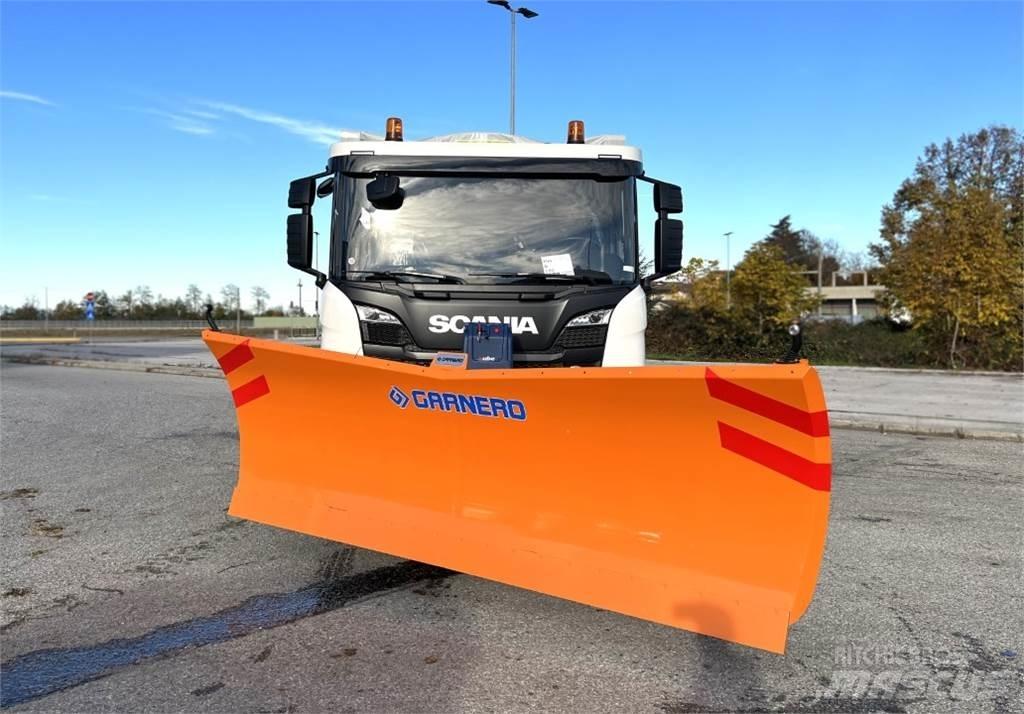 Scania P500 XT 8X4 Láminas y cuñas quitanieves