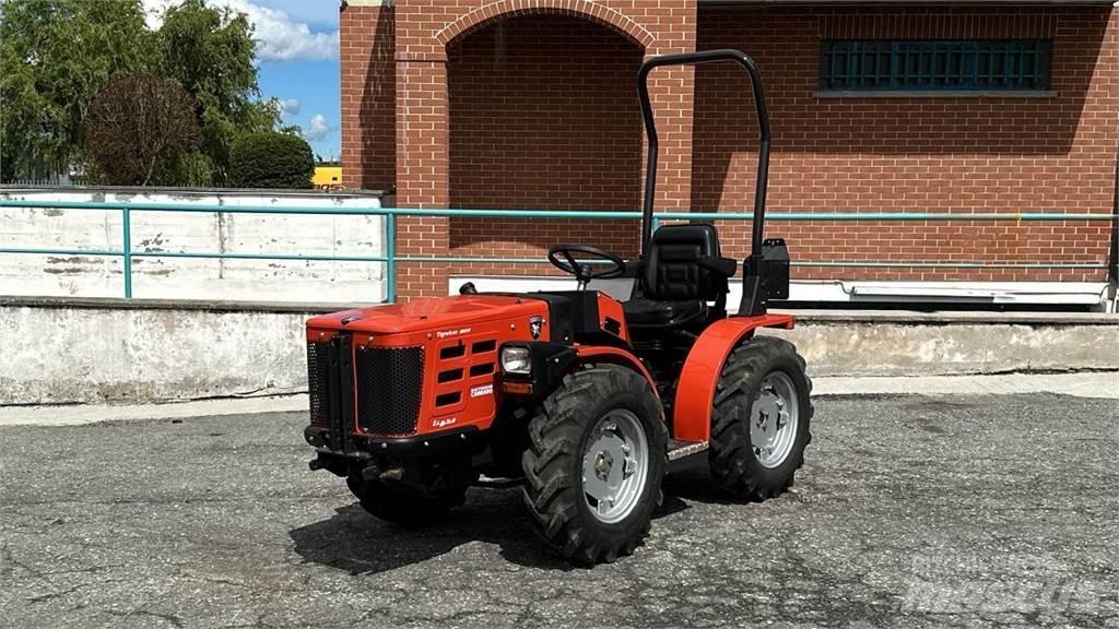  Tigretrac 3800 4x4 Láminas y cuñas quitanieves