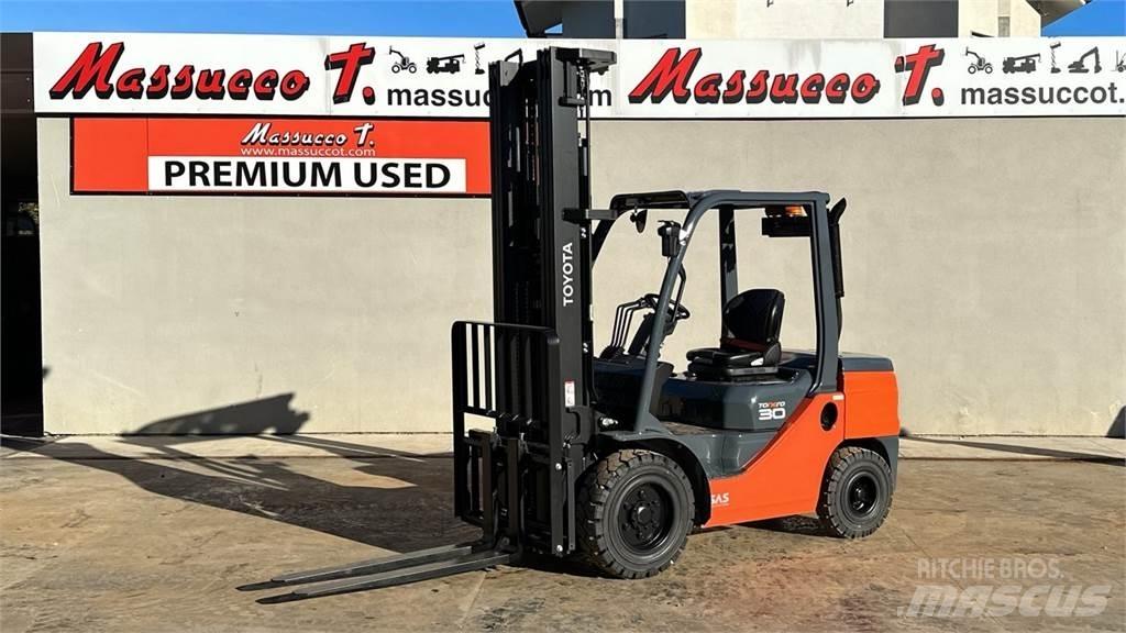 Toyota 52-8FDF30 Carretillas diesel