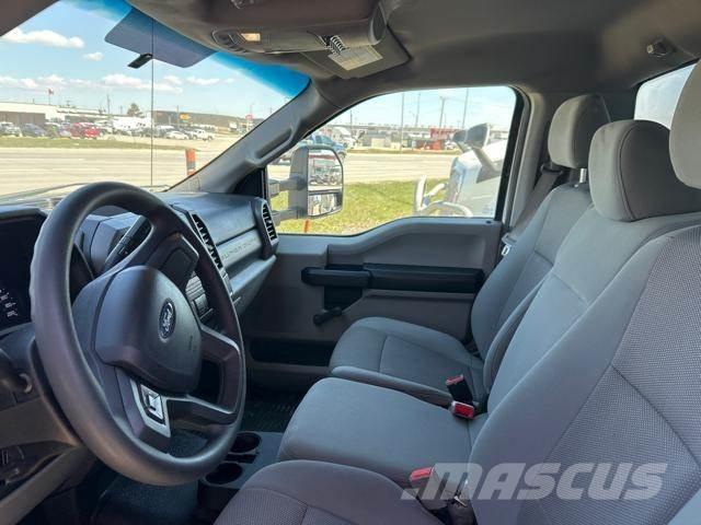 Ford F450 XL 4x2 Camiones caja cerrada