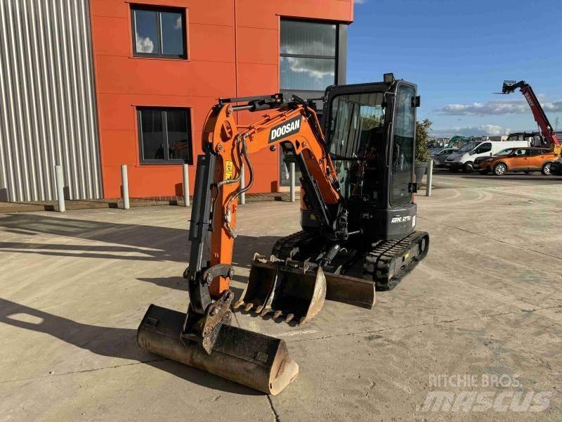 Doosan DX 27 Z Mini excavadoras < 7t