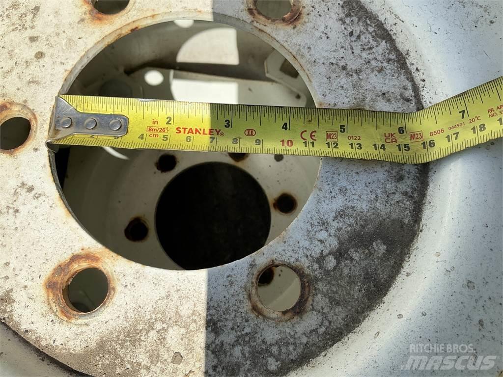  Unused Wheels And Tyres Agricultura - Otros