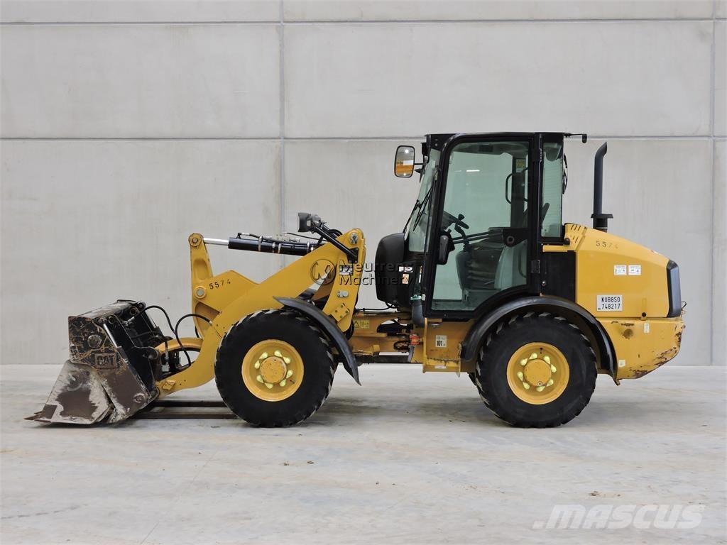 CAT 906M + FORK Cargadoras sobre ruedas