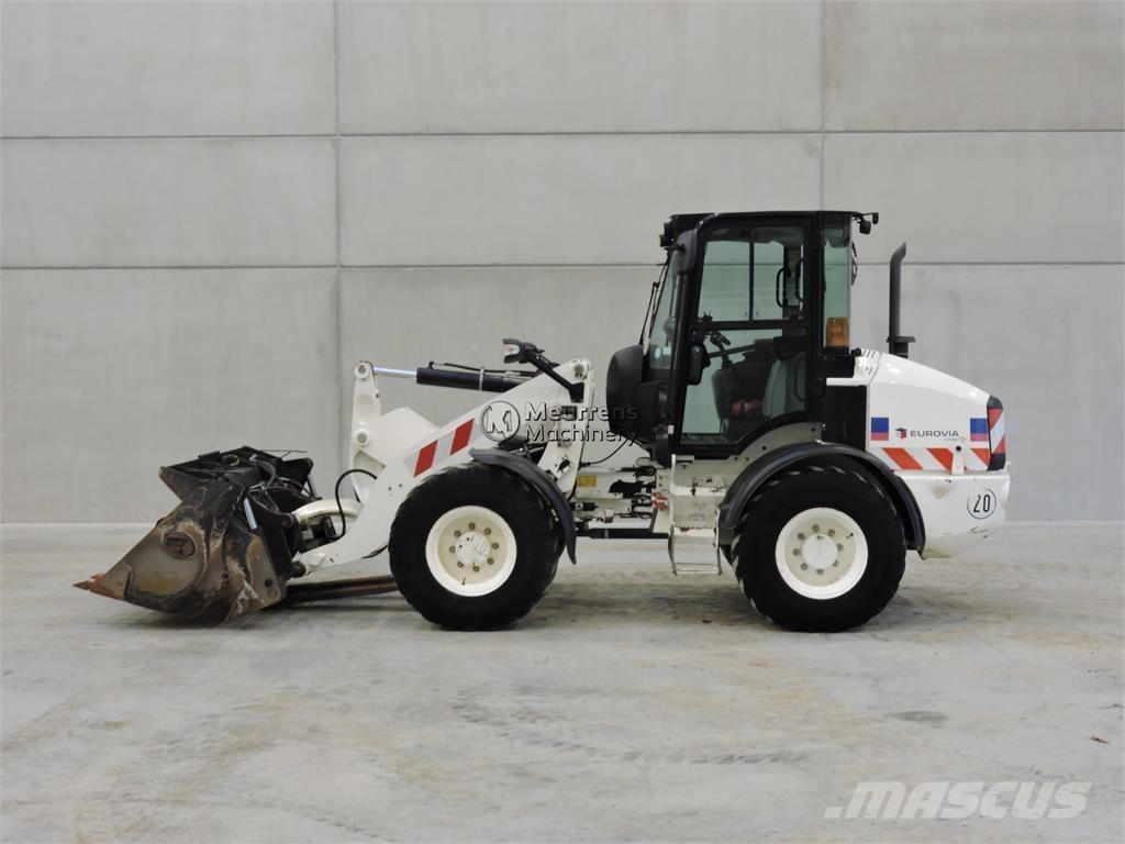 CAT 908M + FORK Cargadoras sobre ruedas