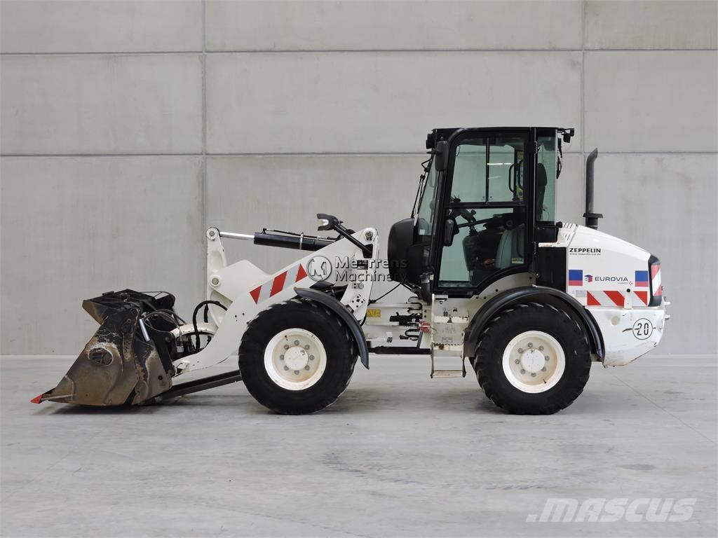 CAT 908M + FORK Cargadoras sobre ruedas