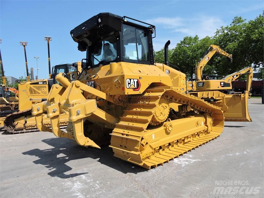 CAT D5 Bulldozers