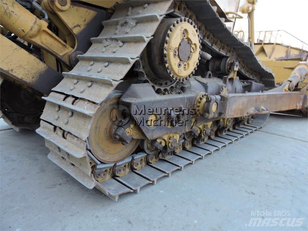 CAT D8T Bulldozers