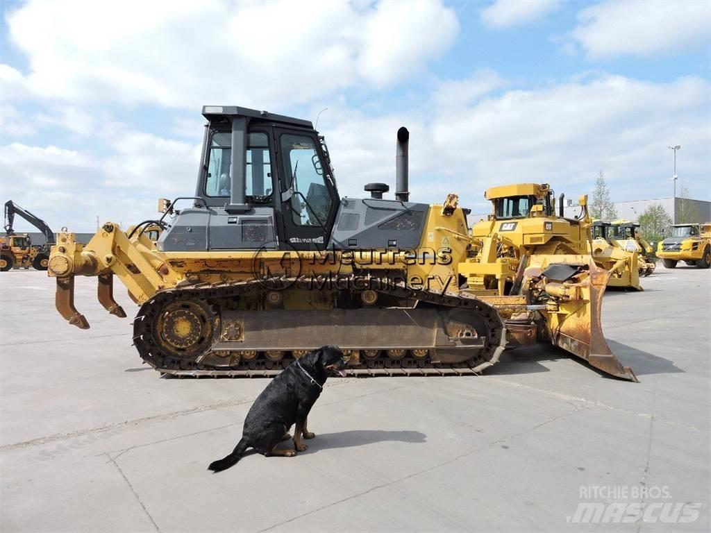 Komatsu D61EXL-12 Bulldozers