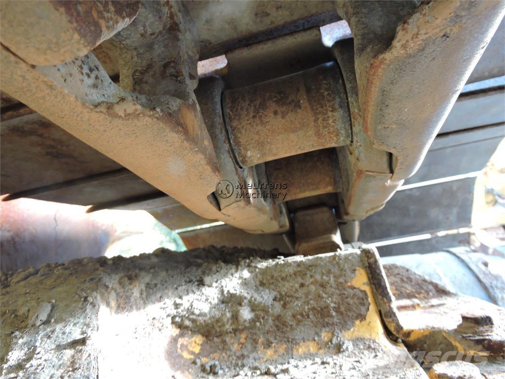 Komatsu D61PX-24 Bulldozers