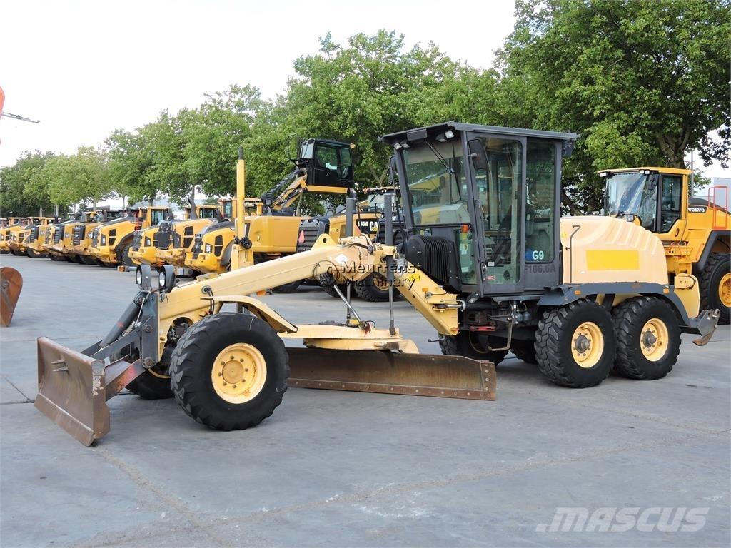 New Holland F106.6A Motoniveladoras