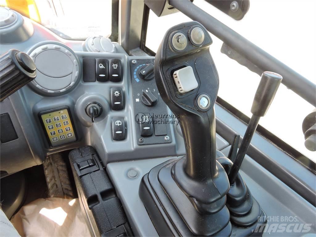 Volvo L25F + FORK Cargadoras sobre ruedas