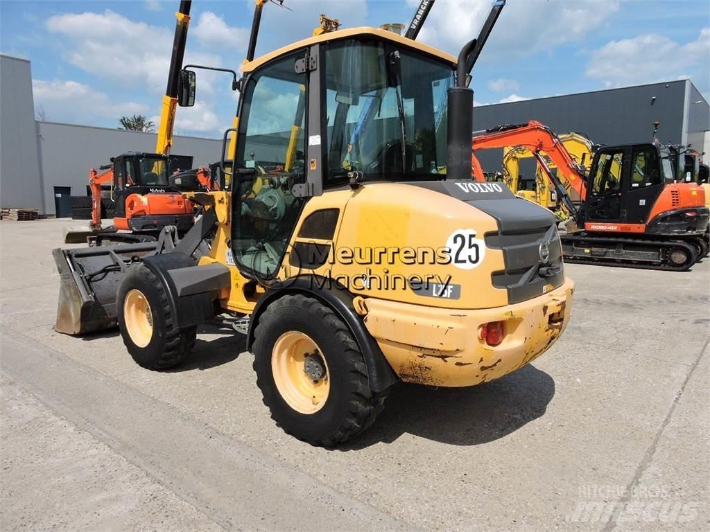 Volvo L25F + Fork Cargadoras sobre ruedas