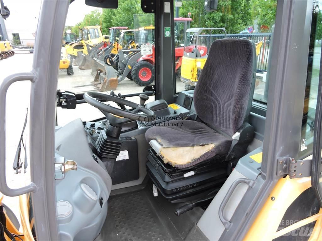 Volvo L25F + FORK Cargadoras sobre ruedas