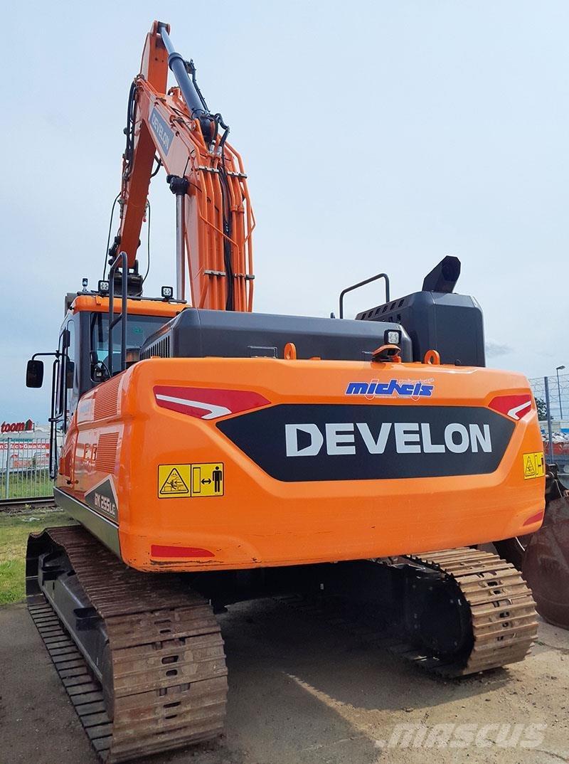 Develon DX 225 LC-7 Excavadoras de cadenas