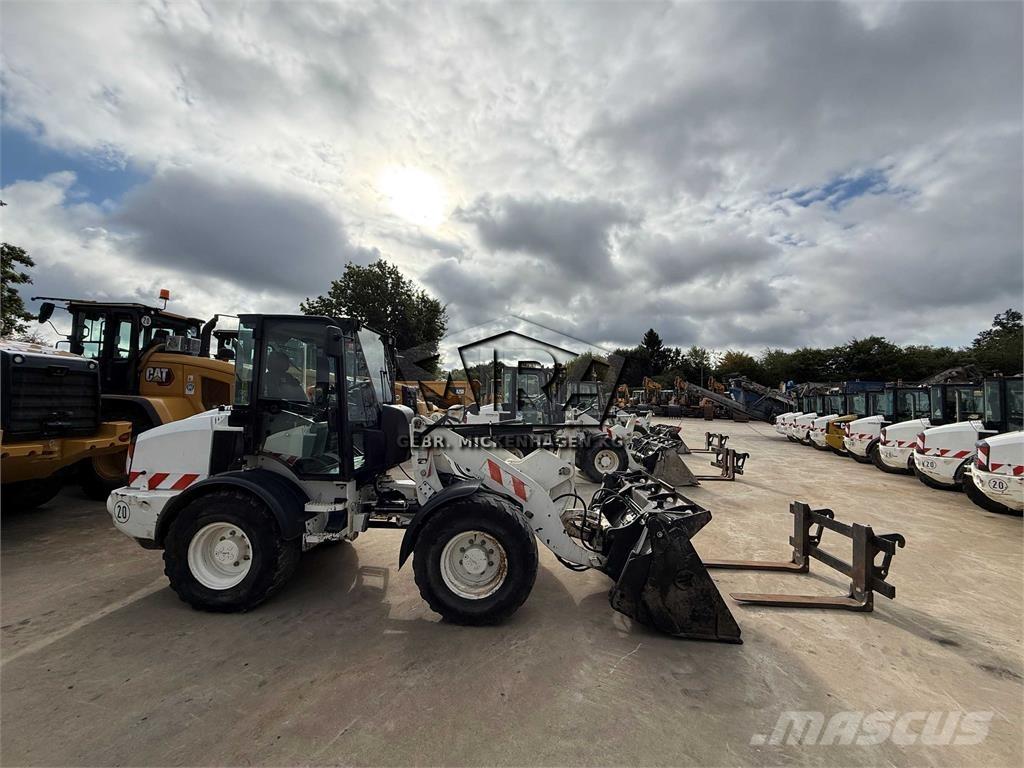 CAT 908 M Cargadoras sobre ruedas