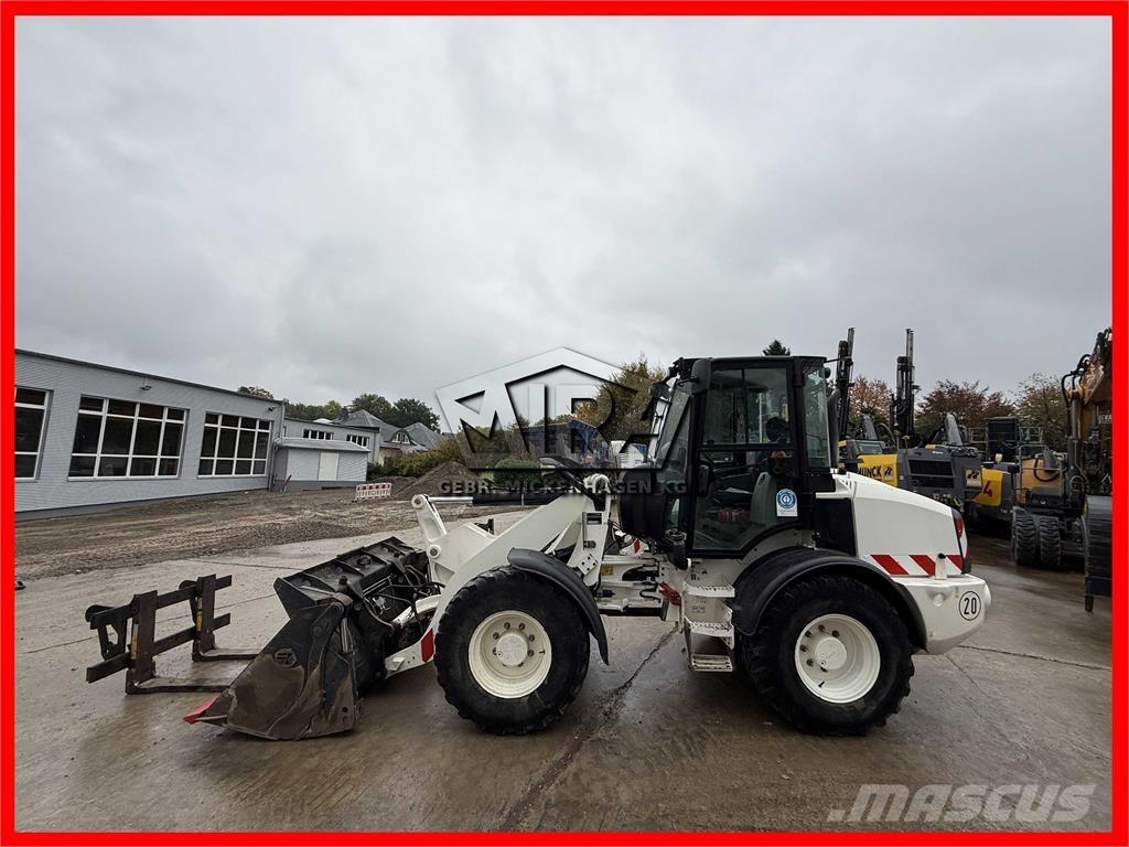 CAT 908M Cargadoras sobre ruedas