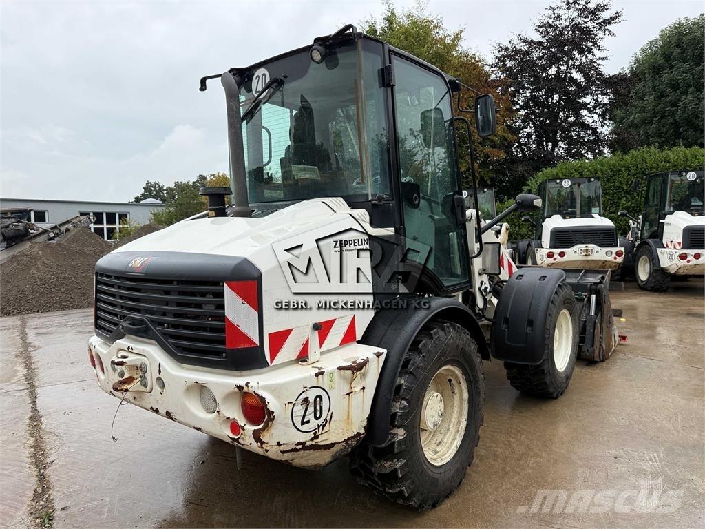 CAT 908M Cargadoras sobre ruedas