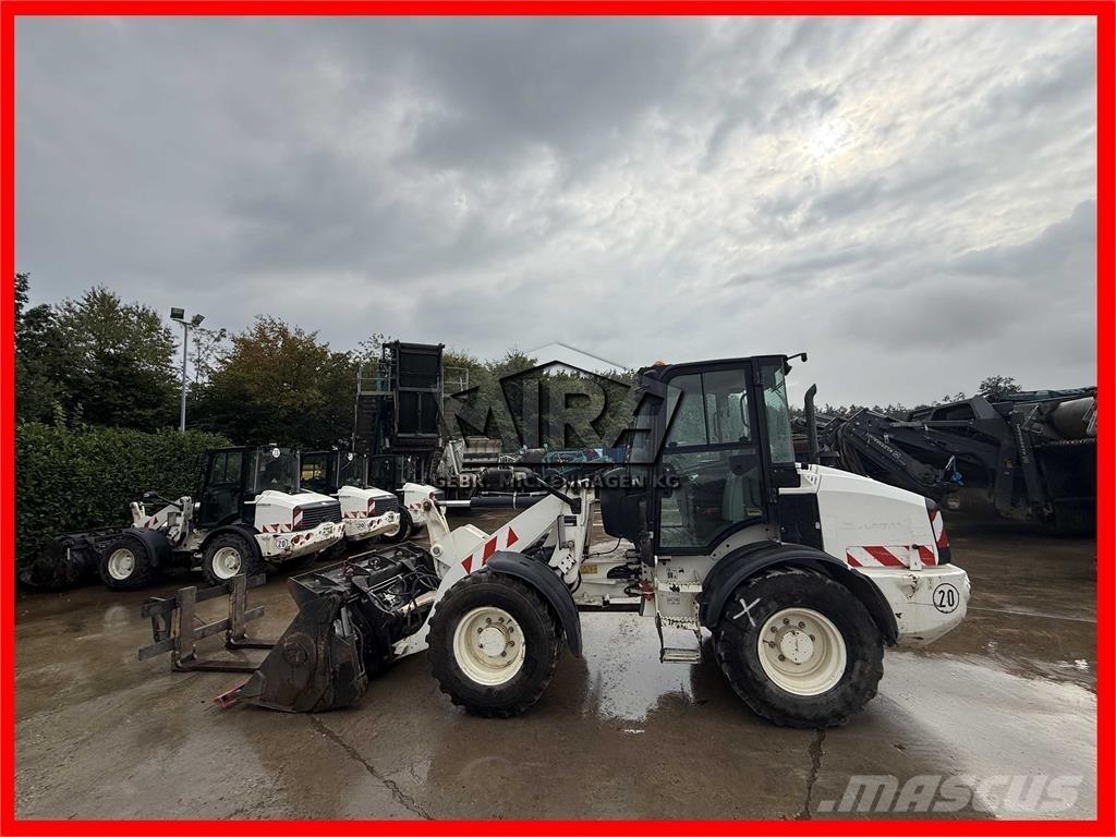 CAT 908M Cargadoras sobre ruedas