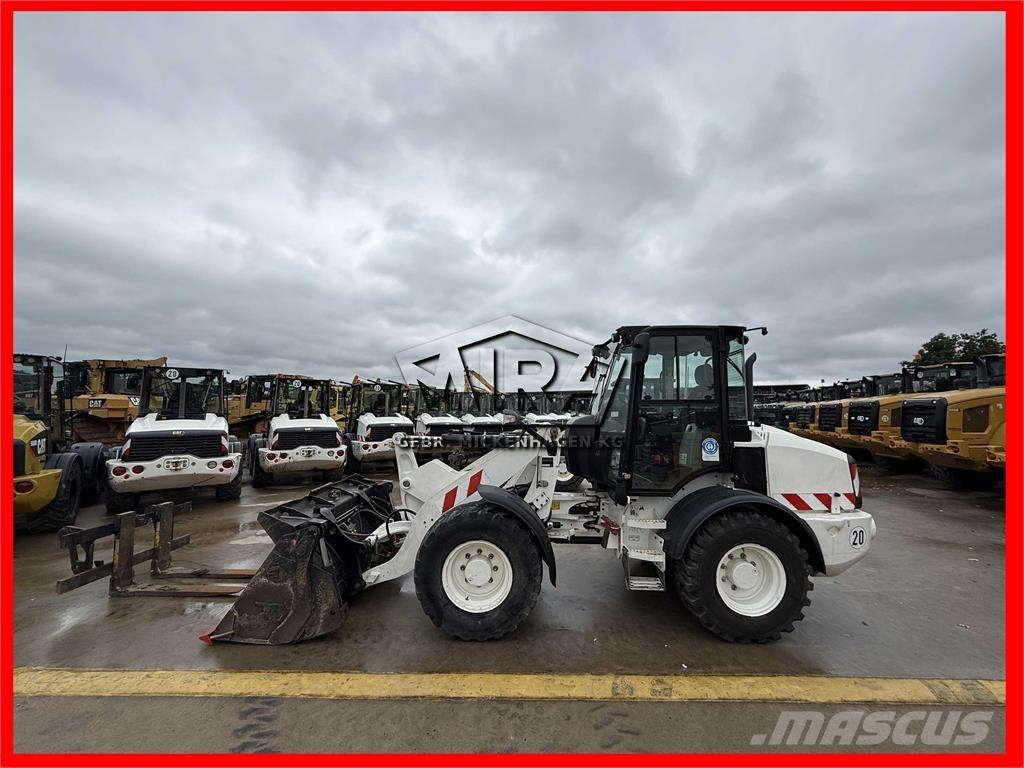 CAT 908M Cargadoras sobre ruedas