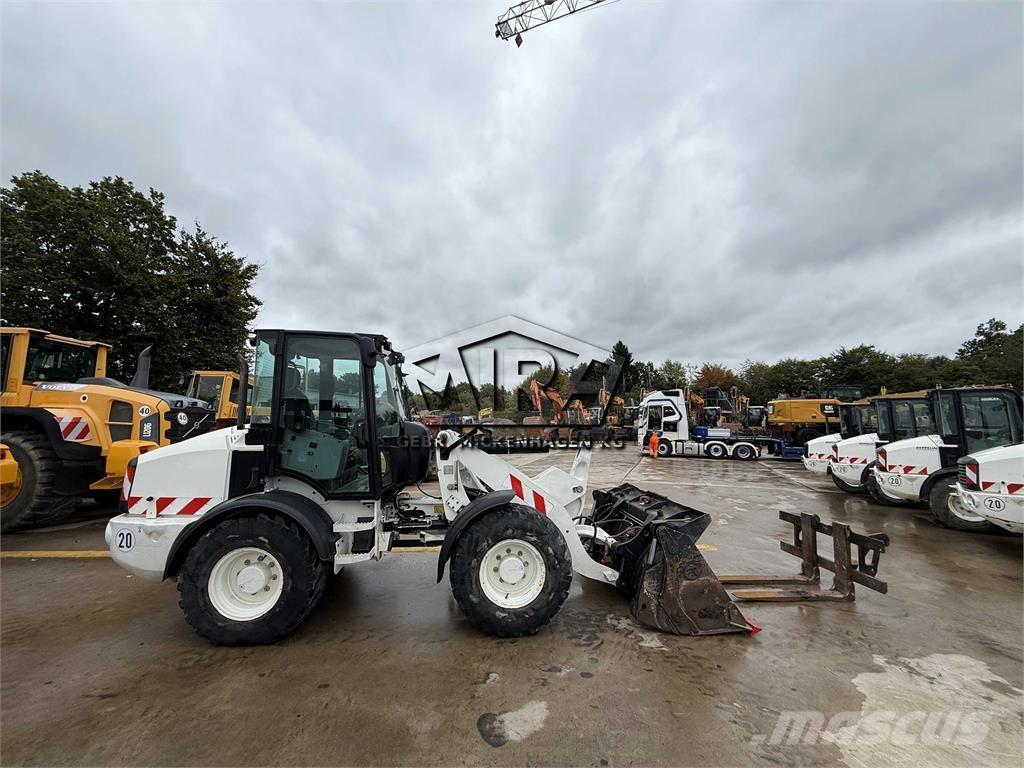 CAT 908M Cargadoras sobre ruedas