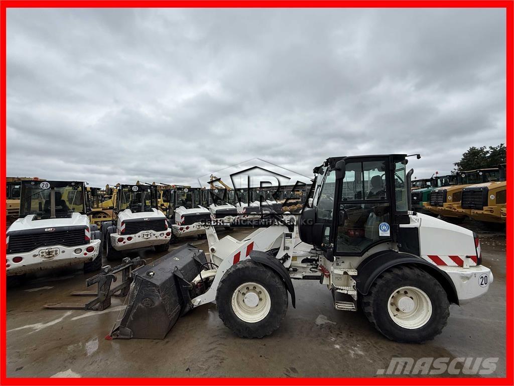 CAT 908M Cargadoras sobre ruedas