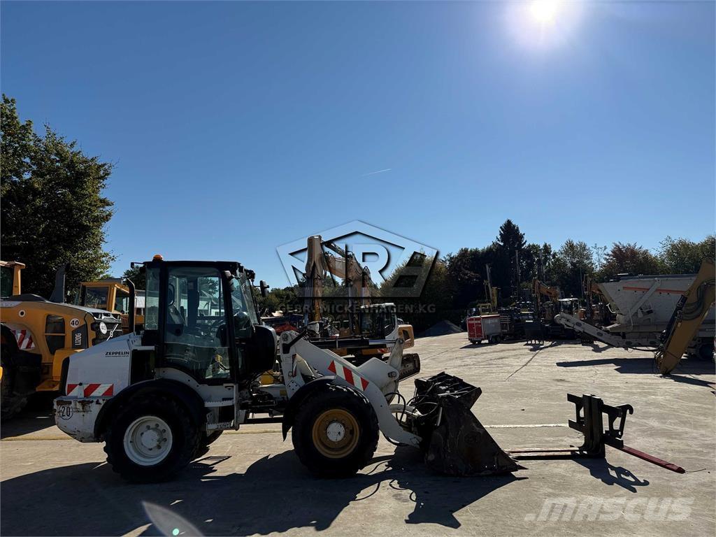 CAT 908M Cargadoras sobre ruedas