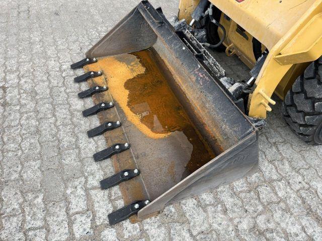 CAT 242D3 Construcción - Otros