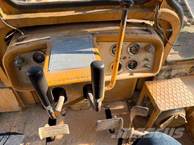 CAT D6C Buldozer sobre oruga