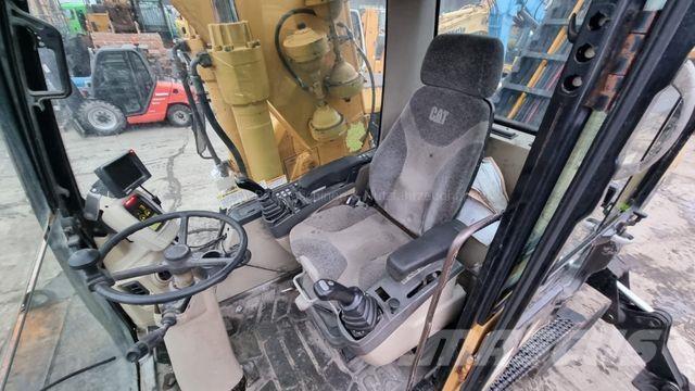 CAT M 318 C / 35 Excavadoras de ruedas