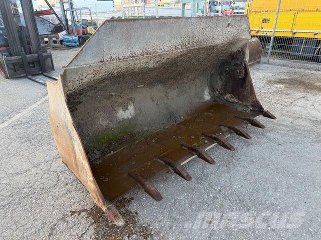  DIV. SCHAUFEL Cargadoras sobre ruedas