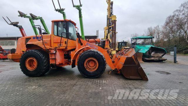 Fiat Kobelco W 270 Cargadoras sobre ruedas