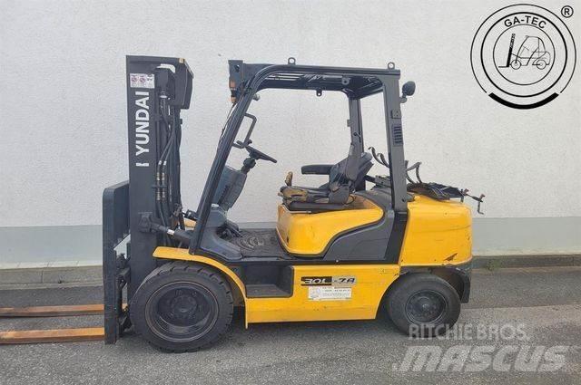 Hyundai 30L-7A Carretillas LPG