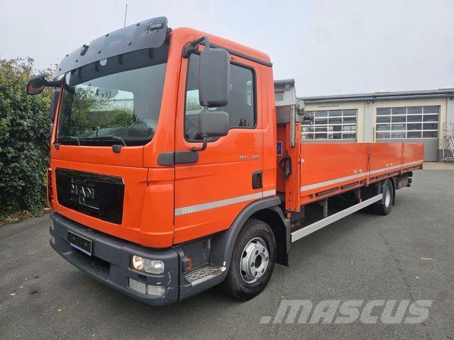 MAN 12.220 Camiones plataforma