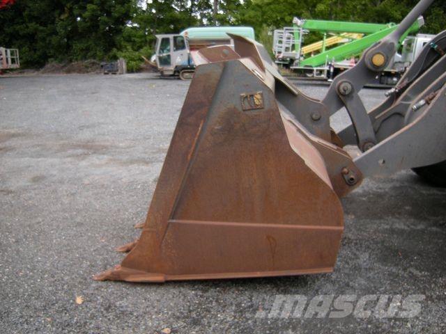 Volvo L 120 E Cargadoras sobre ruedas