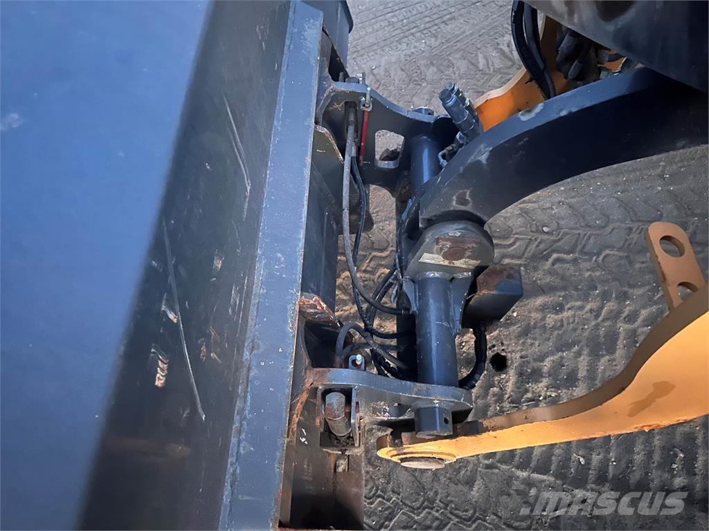 CASE 321F Cargadoras sobre ruedas