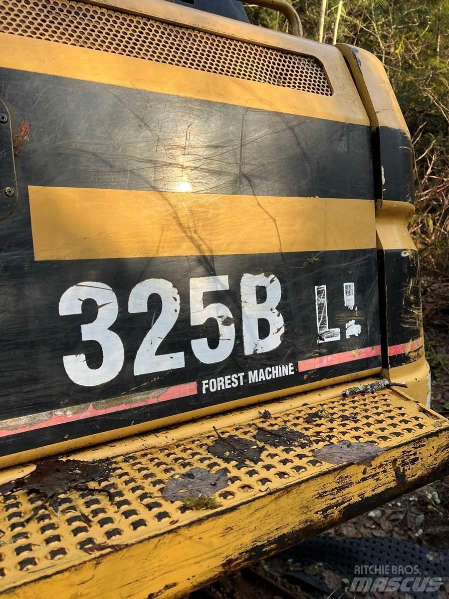 CAT 325BL Cargadora forestal