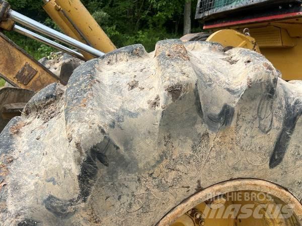 CAT 525 Arrastrador de troncos