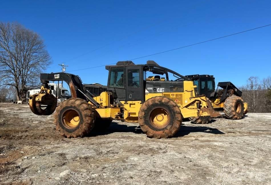 CAT 525C Arrastrador de troncos