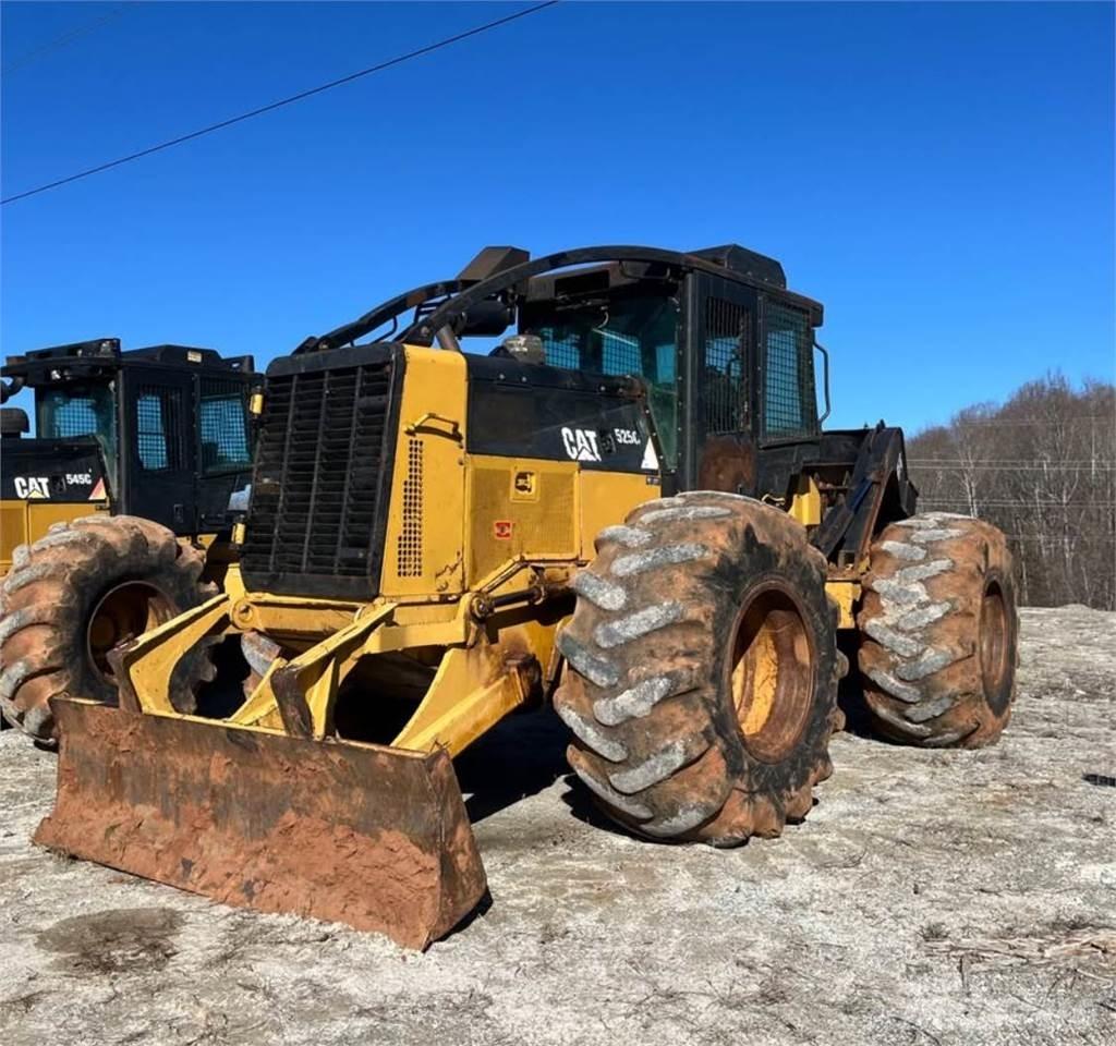 CAT 525C Arrastrador de troncos