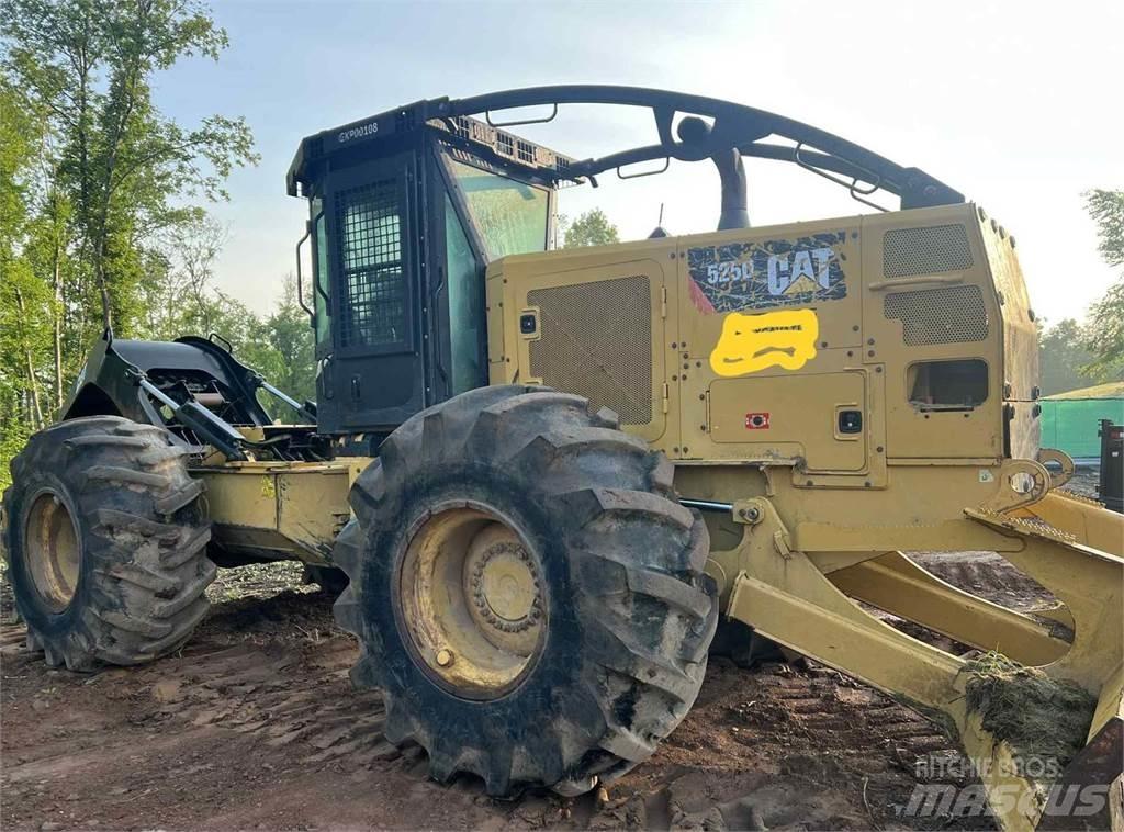 CAT 525D Arrastrador de troncos