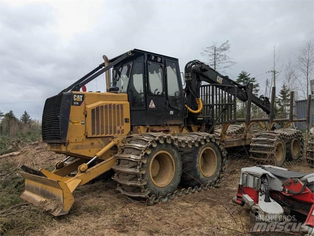 CAT 574 Autocargadoras