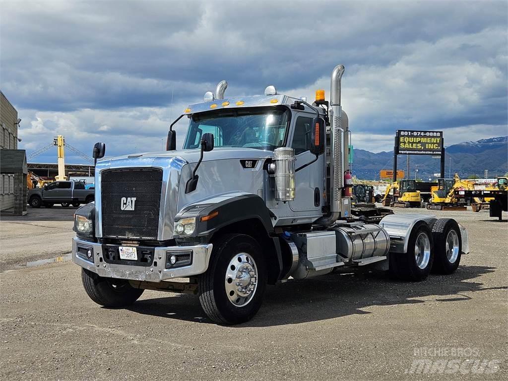 CAT CT680L Cabezas tractoras