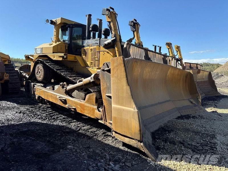 CAT D11T Buldozer sobre oruga