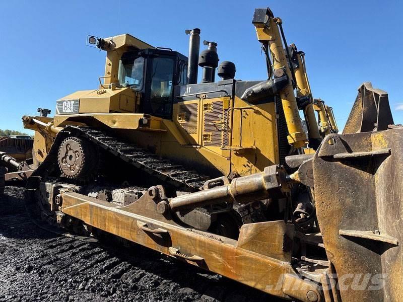 CAT D11T Buldozer sobre oruga