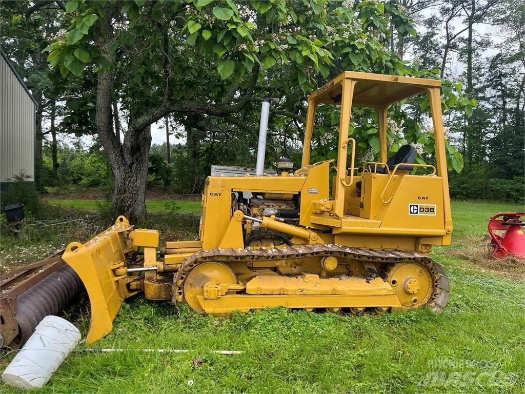 CAT D3B Buldozer sobre oruga