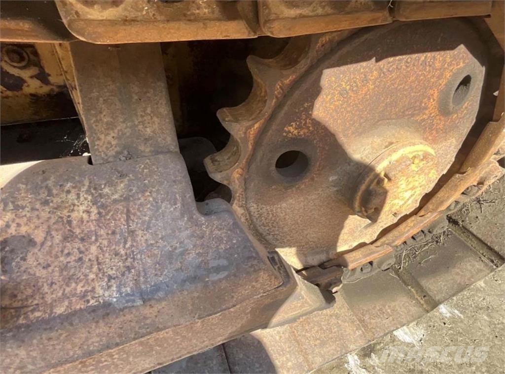 CAT D3B Z Buldozer sobre oruga